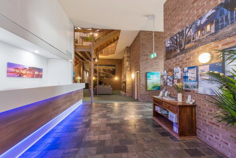 Alpine Gables - Accommodation Redcliffe 6