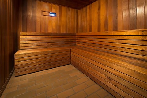 Alpine Gables - Accommodation Redcliffe 11