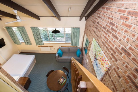 Alpine Gables - Accommodation Redcliffe 29
