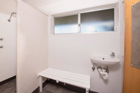 Alpine Gables - Accommodation Redcliffe 2