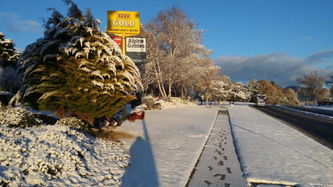 Alpine Gables - Accommodation Redcliffe 8