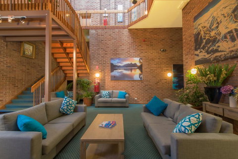 Alpine Gables - Accommodation Redcliffe 4