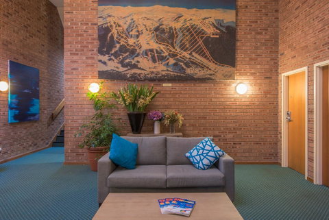 Alpine Gables - Accommodation Redcliffe 7
