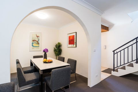Eastwood Furnished Apartments - Accommodation Redcliffe 5