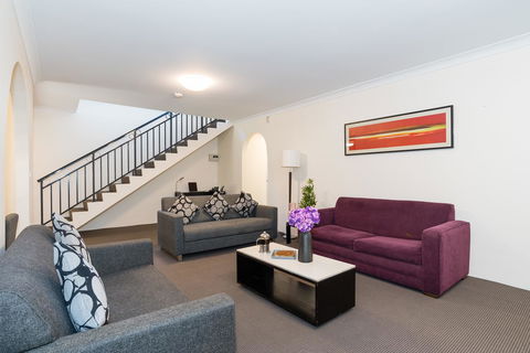 Eastwood Furnished Apartments - Accommodation Redcliffe 3