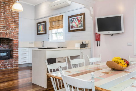 Gidget's Surf Shack - Accommodation Redcliffe 18