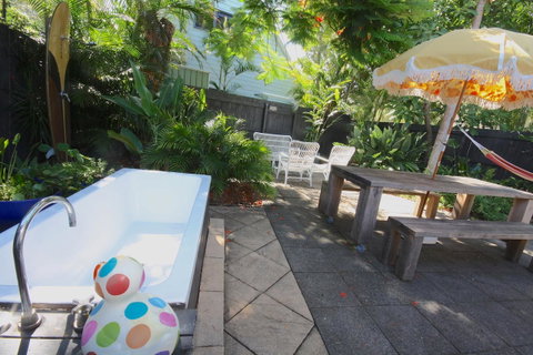 Gidget's Surf Shack - Accommodation Redcliffe 8