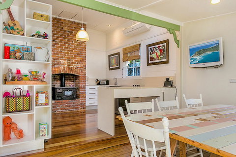 Gidget's Surf Shack - Accommodation Redcliffe 16