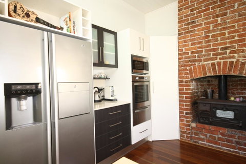 Gidget's Surf Shack - Accommodation Redcliffe 11