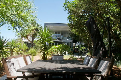 Casuarina Beachfront House - Hostie Properties - Accommodation Redcliffe 14