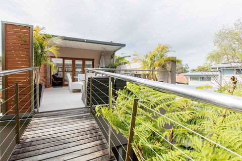 Family Surf House 5 Min Walk To Manly Beach - Accommodation Redcliffe 0