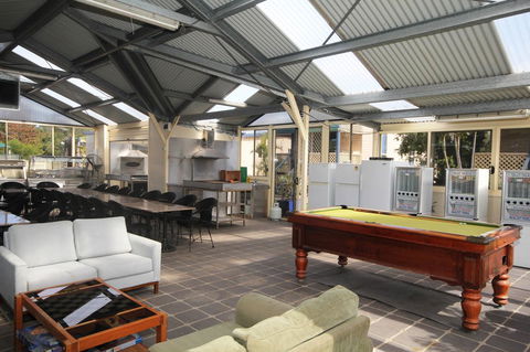 Amaroo Resort - Accommodation Redcliffe 2