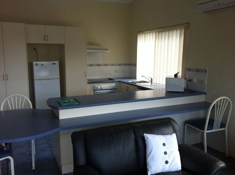 BlueWater Apartments - Accommodation Redcliffe 6