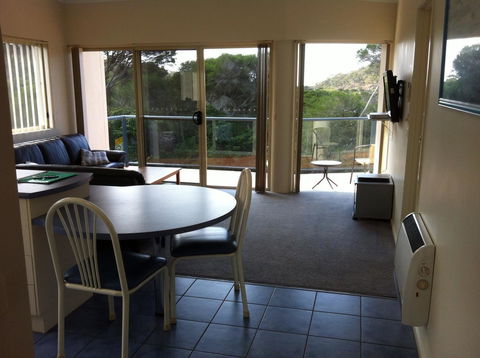 BlueWater Apartments - Accommodation Redcliffe 12