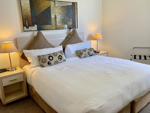 Castle Serviced Apartments - Accommodation Redcliffe 14