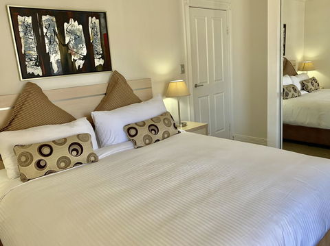 Castle Serviced Apartments - Accommodation Redcliffe 7