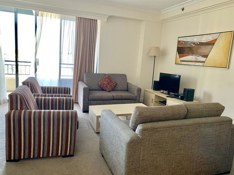 Castle Serviced Apartments - Accommodation Redcliffe 5