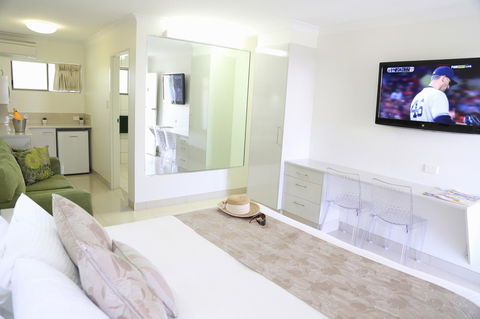 Bay Motel - Accommodation Redcliffe 7