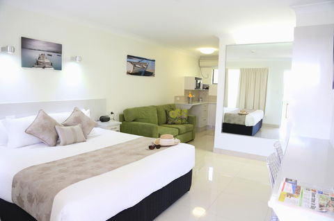Bay Motel - Accommodation Redcliffe 8