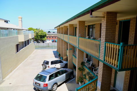 Bay Motel - Accommodation Redcliffe 2