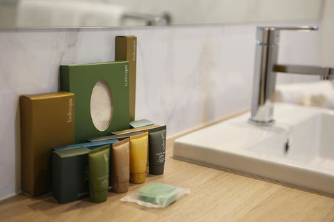 Best Western Plus Bolton On The Park - Accommodation Redcliffe 11