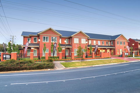Best Western Plus Bolton On The Park - Accommodation Redcliffe 0