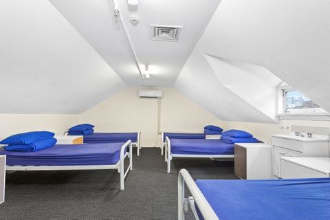 Summer House Kings Cross - Accommodation Redcliffe 7