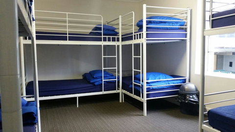 Summer House Kings Cross - Accommodation Redcliffe 15