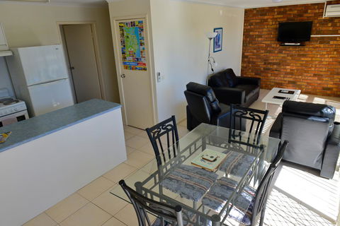 Beach House Holiday Apartments - Accommodation Redcliffe 10