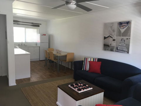 Tomaree Lodge - Accommodation Redcliffe 1