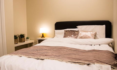 T&M HOUSE - Accommodation Redcliffe 0