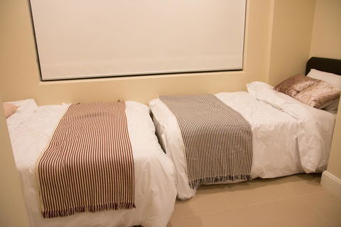 T&M HOUSE - Accommodation Redcliffe 30