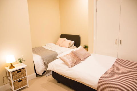 T&M HOUSE - Accommodation Redcliffe 8