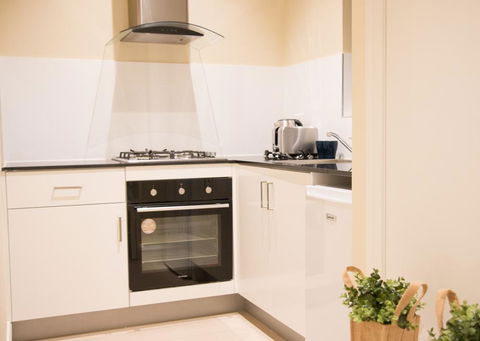 T&M HOUSE - Accommodation Redcliffe 2