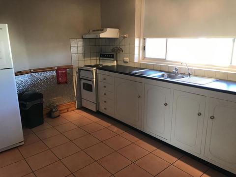 Jadan Cottages - Accommodation Redcliffe 13