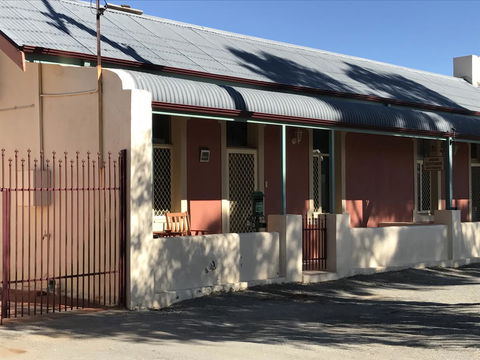 Jadan Cottages - Accommodation Redcliffe 20
