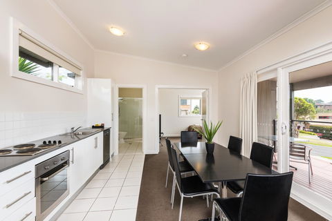 Horizon Holiday Apartments - Accommodation Redcliffe 0