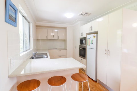 Coastal Horizons Beach House - Accommodation Redcliffe 5