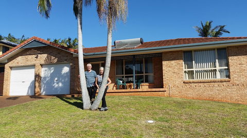 Twin Palms Holiday House At Lighthouse - Accommodation Redcliffe 0
