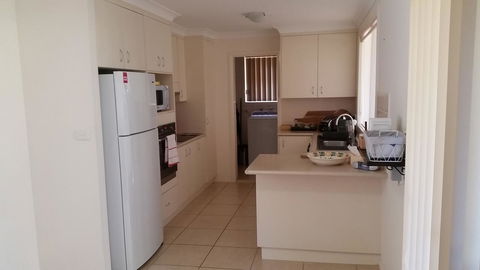 Twin Palms Holiday House At Lighthouse - Accommodation Redcliffe 6