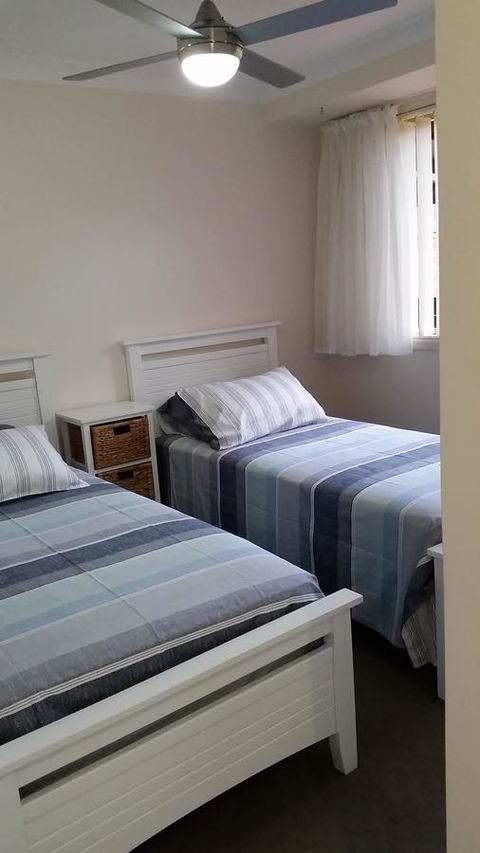 Twin Palms Holiday House At Lighthouse - Accommodation Redcliffe 10