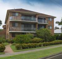 9 Braemar- skip hop and jump from everything - Accommodation Redcliffe