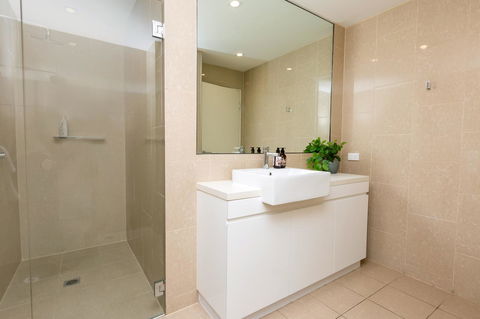 The Penthouse - Accommodation Redcliffe 26