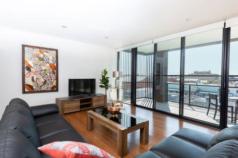 The Penthouse - Accommodation Redcliffe 10