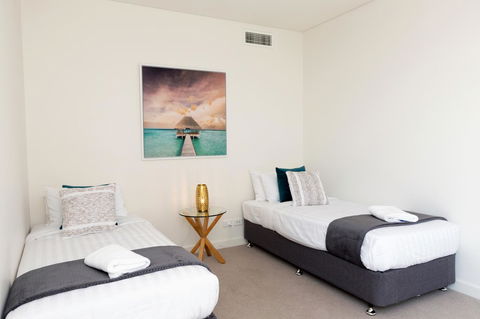 The Penthouse - Accommodation Redcliffe 23