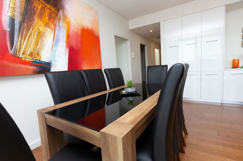 The Penthouse - Accommodation Redcliffe 7