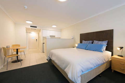 Grande Esplanade Studio - Accommodation Redcliffe 7