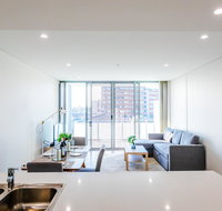 Near train station new 2 BR apt/free parking - Accommodation Redcliffe
