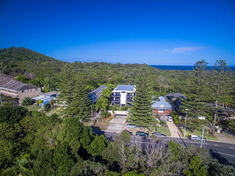 Cape Apartments - Accommodation Redcliffe 6