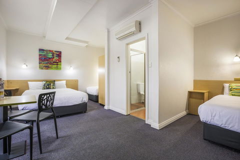 Boomerang Hotel - Accommodation Redcliffe 2